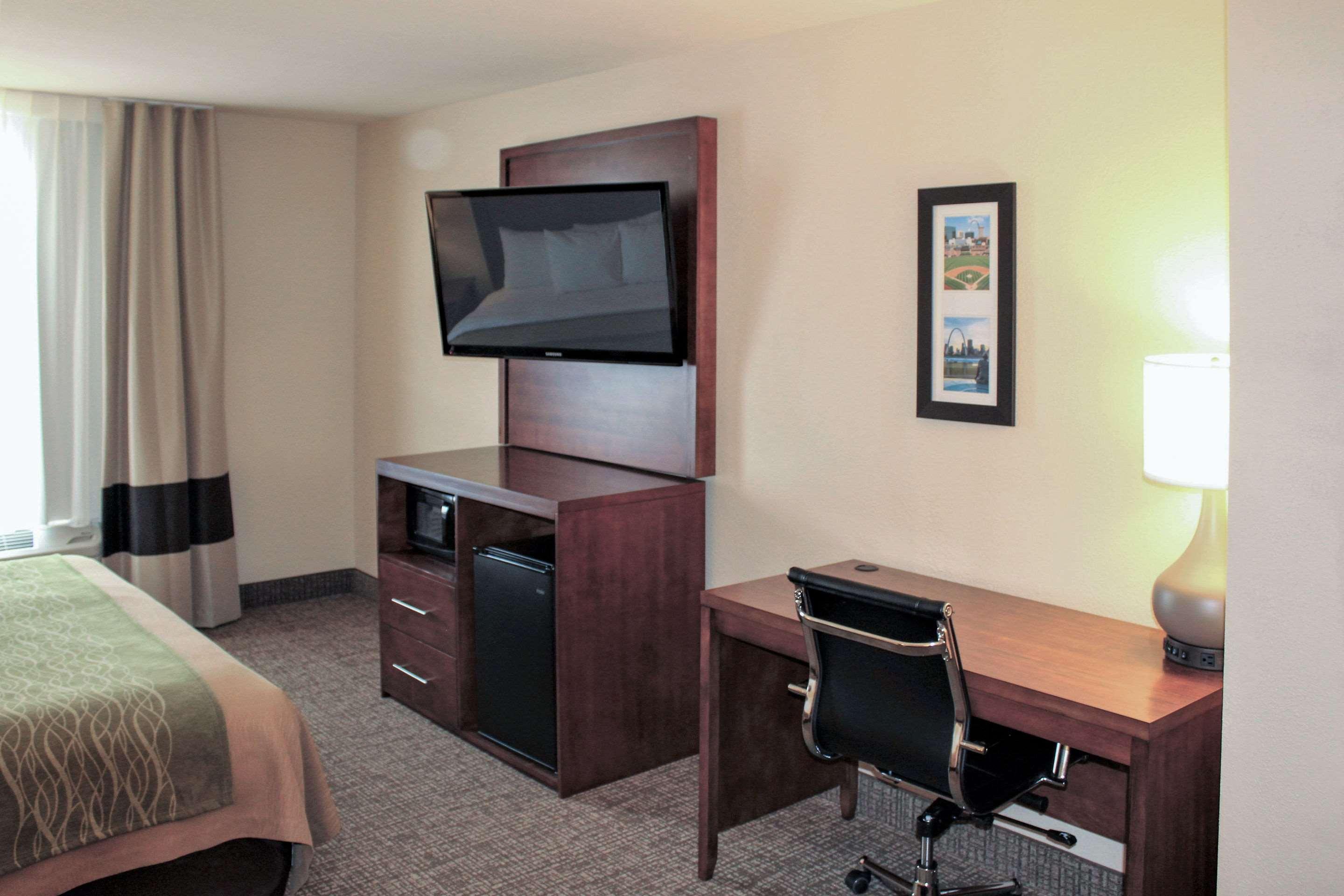 Comfort Inn & Suites St Louis - Chesterfield Exterior photo